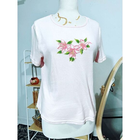 Retro Basic Editions Pink Embroidered Floral T-Shirt - Picture 1 of 5